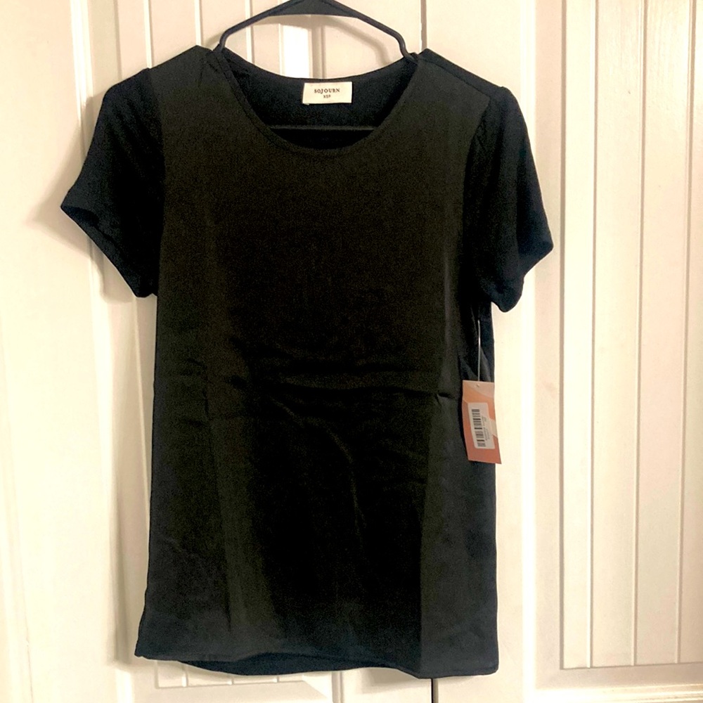 Women’s black top